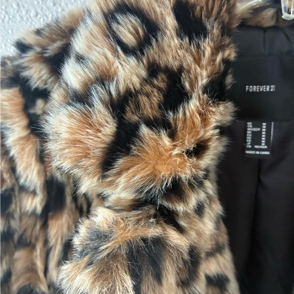 Forever 21 Faux Fur Leopard Print Jacket - Picture 7 of 8
